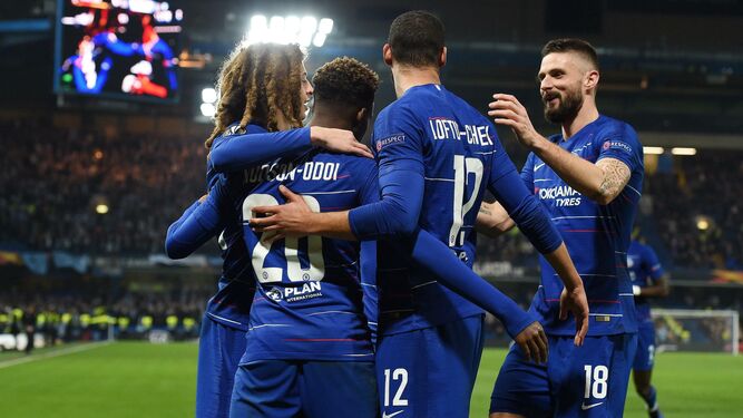 Los jugadores del Chelsea celebrando un gol durante un partido de la Liga Europa
