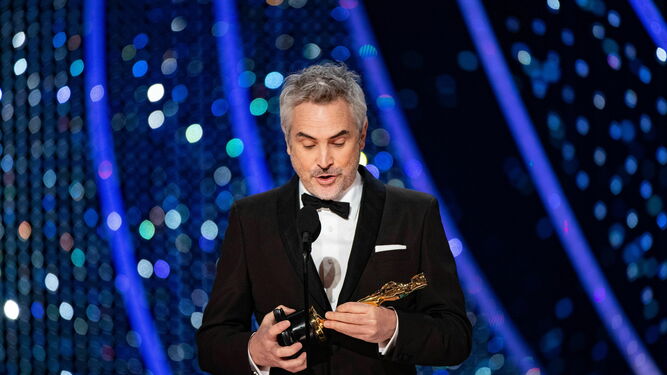 Alfonso Cuar&oacute;n, tras recibir el premio a mejor director.