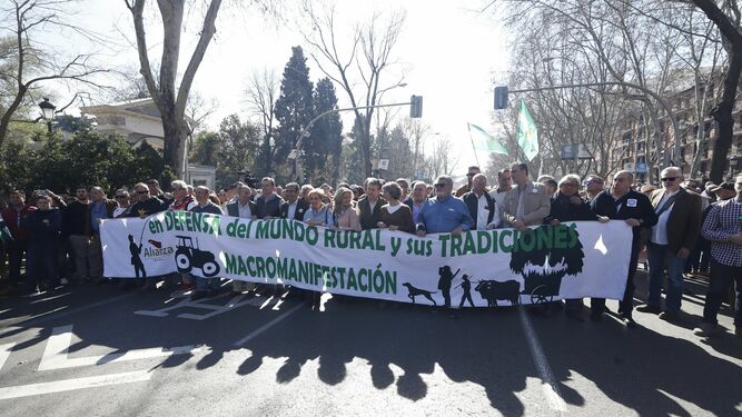 El campo marcha en Madrid para defender sus tradiciones, la caza y los toros