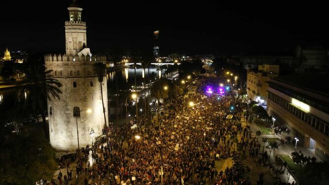 La manifestación del 8-M por las calles de Sevilla