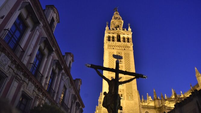 Las im&aacute;genes del V&iacute;a Crucis de las Cofrad&iacute;as de Sevilla con el Cristo de la Conversi&oacute;n de Montserrat