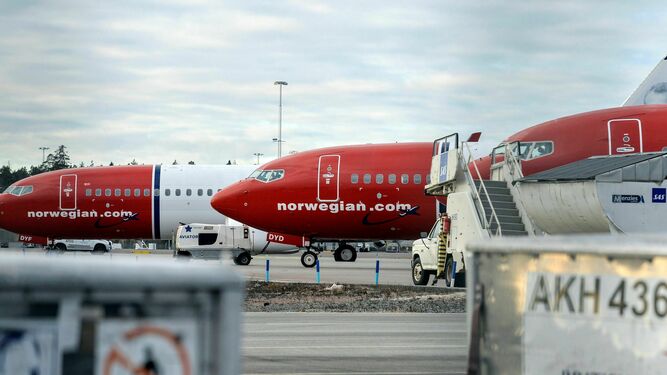 Dos Boeing 737 estacionados en el aeropuerto de Estocolmo.