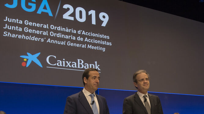 Gonzalo Gortázar, consejero delegado, y Jordi Gual, presidente de Caixabank