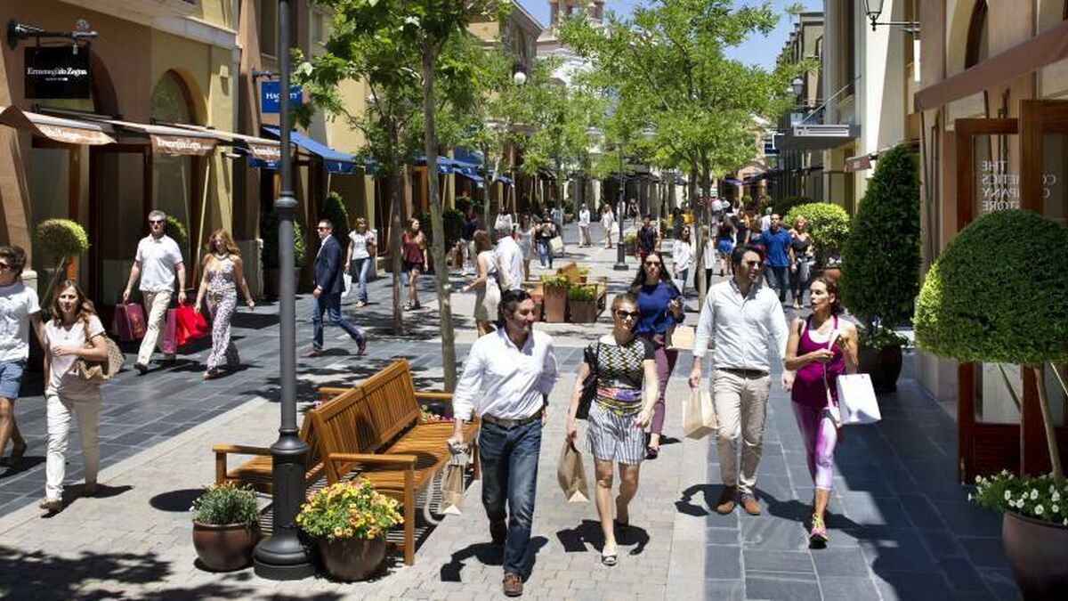 Sevilla, destino de compras Dos empresas de centros abren la puerta del comercio de lujo