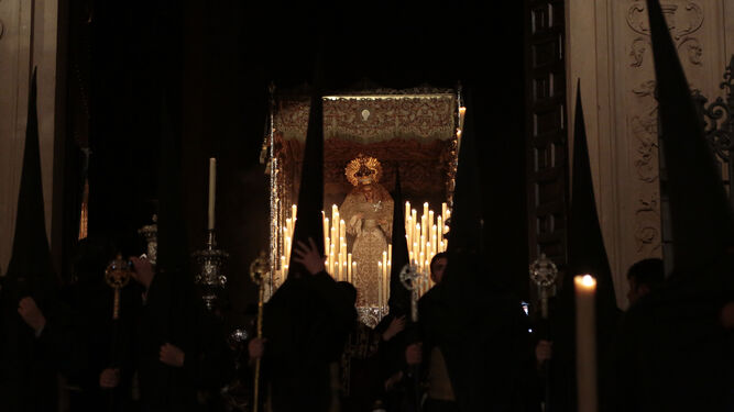 La Virgen del Socorro durante su salida procesional