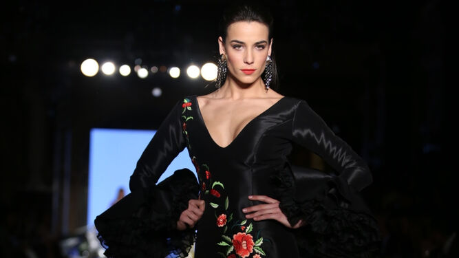 El traje de flamenca negro de 2019, sinónimo de elegancia