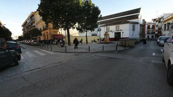 Imagen general de la Plaza de San Julián, con la iglesia en el centro.