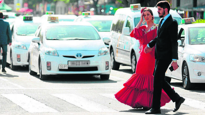El inicio de la Feria de Sevilla fue caótico para los taxistas