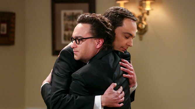 Leonard y Sheldon en un emotivo momento en 'Big Bang'