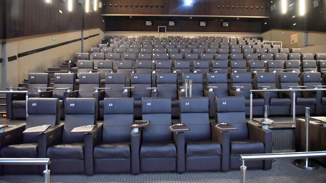 Una de las salas de los cines Yelmo, inaugurados el pasado año en Algeciras.