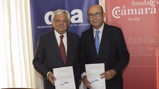 Francisco Herrero, presidente de la Cámara de Comercio de Sevilla, y Francisco Ferraro, presidente del Observatorio Económico de Andalucía