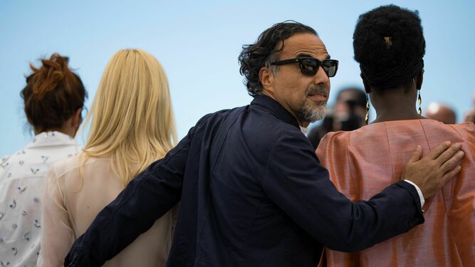 González Iñárritu, con sus compañeros de jurado, este martes en Cannes.