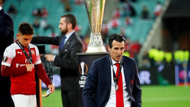 Emery, apesadumbrado tras perder la final de la Europa League.