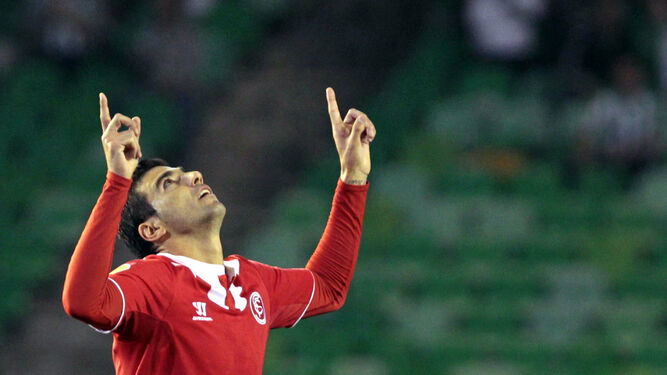 José Antonio Reyes celebrando un gol.