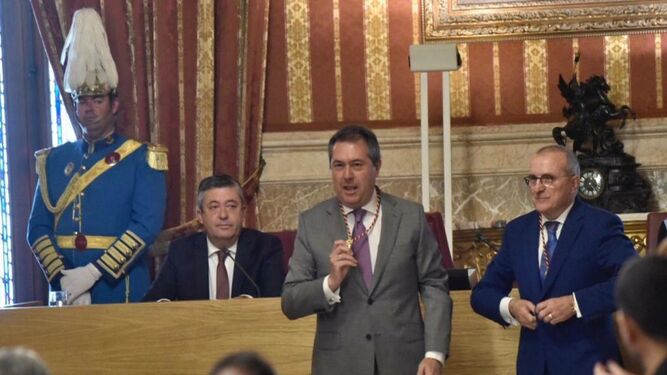 Las im&aacute;genes del pleno de investidura de Juan Espadas como alcalde de Sevilla