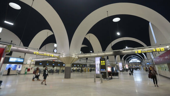 Interior del Aeropuerto de San Pablo de Sevilla.