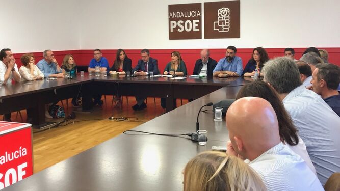 La Ejecutiva provincial del PSOE de Sevilla, reunida este lunes, tras la constitución de los ayuntamientos.