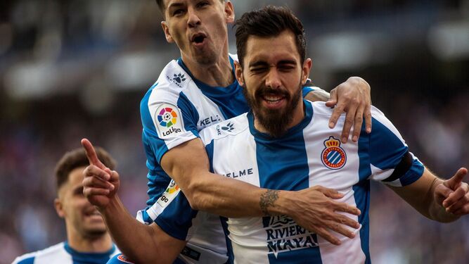 Borja Iglesias celebra un gol con la camiseta del Espanyol.