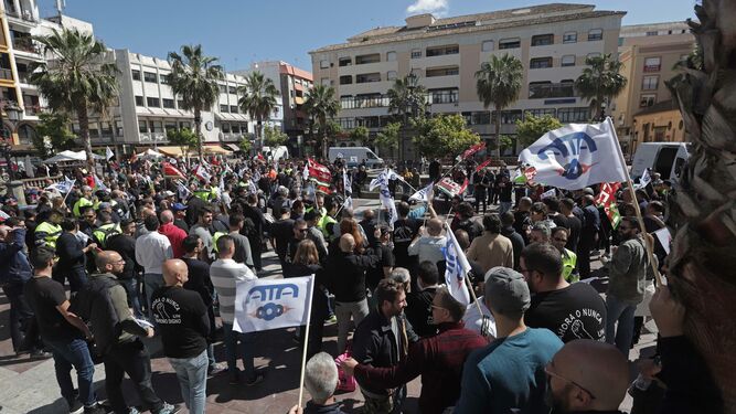 Manifestación en Algeciras de los trabajadores de Acerinox, el pasado 10 de abril.