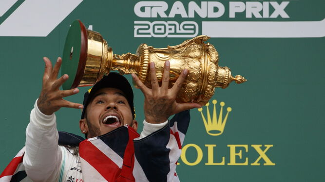 Hamilton celebra su victoria en el Gran Premio de Gran Bretaña
