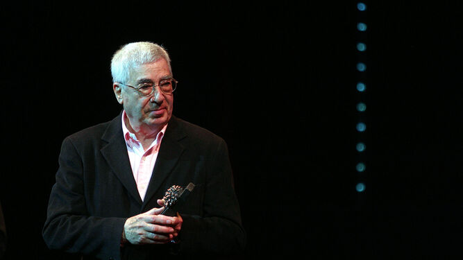 El escritor y guionista Rafael Azcona (Logroño, 1926- Madrid, 2008) durante un homenaje que le tributó el Festival de Málaga en 2006.