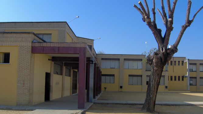 Colegio Nuestra Señora de Aguas Santas, en Villaverde del Río.