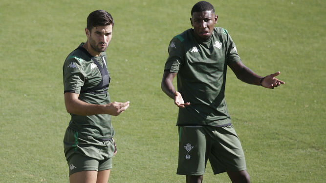 Emerson junto a Barragán en un entrenamiento.