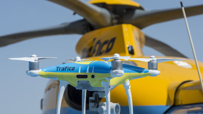 Imagen de un dron utilizado por la Dirección General de Tráfico.