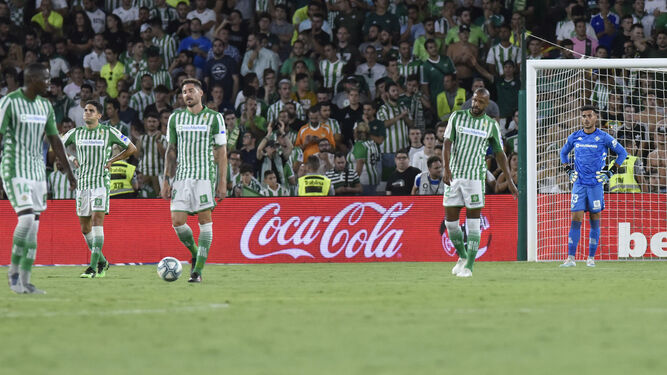 Carvalho, Bartra, Javi García, Sidnei y Dani Martín, tras marcar el Valladolid el 1-2.
