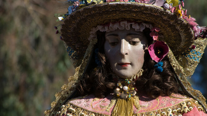 La Virgen del Roc&iacute;o abandona su aldea en el inicio de la Venida a Almonte