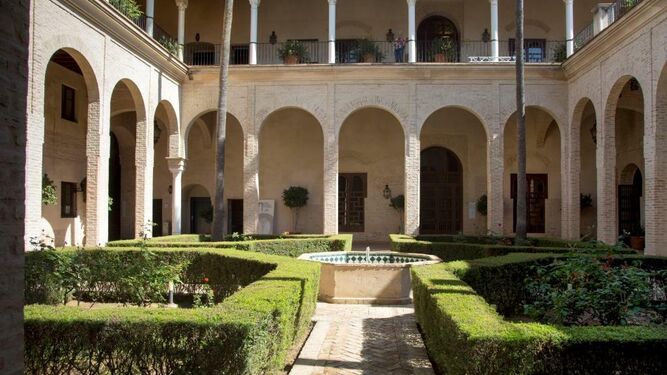 Ruta Marr&oacute;n: la Sevilla conventual y mud&eacute;jar.&nbsp;Foto del patio del Palacio de los Marqueses de la Algaba.