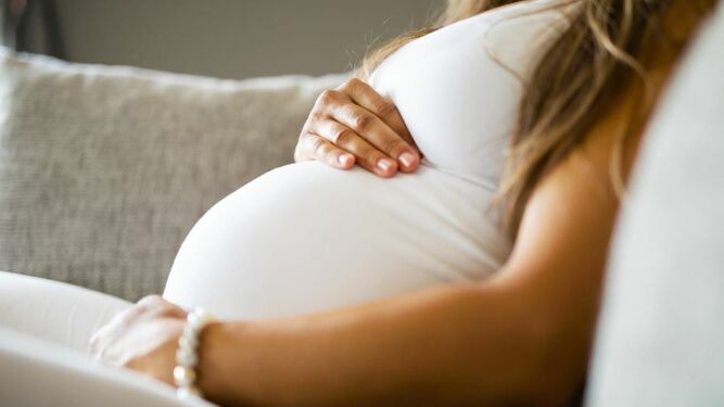 Las embarazadas son uno de los grupos de mayor riesgo para el brote de listeriosis