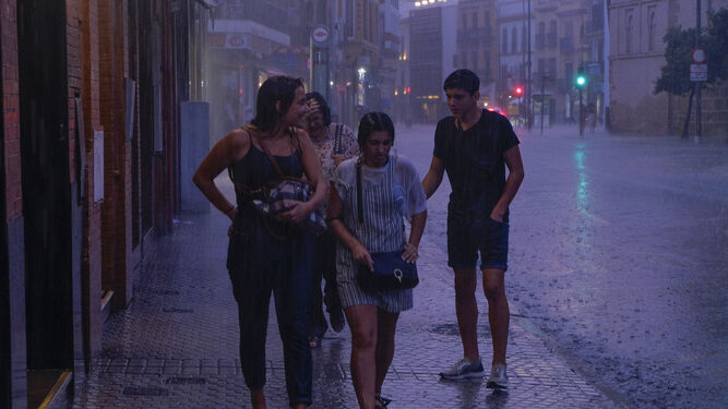 La lluvia vuelve a Sevilla