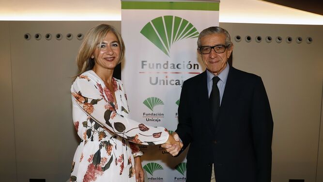 La consejera de Cultura y Patrimonio, Patricia del Pozo, y el presidente de la Fundación Unicaja, Braulio Medel.