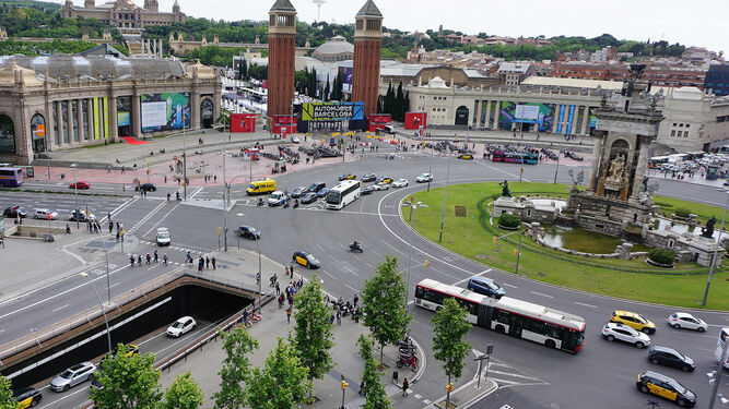 Barcelona comenzará a sancionar en 2020 a los coches sin etiqueta que accedan al centro