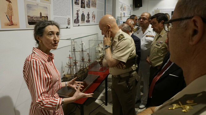 Teresa Henares, comisaria de la exposición sobre el sitio de Baler en el Museo Histórico Militar.