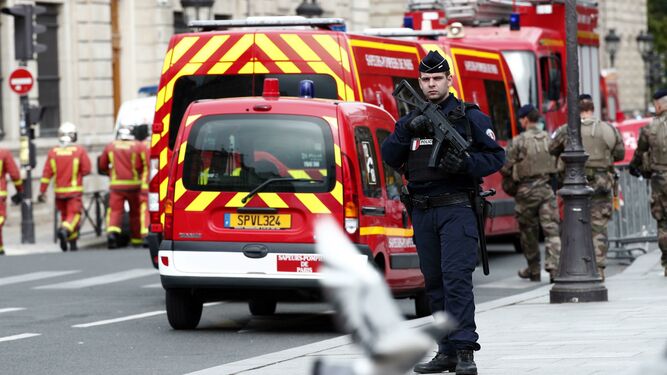 Dispositivo de seguridad tras el ataque en París.