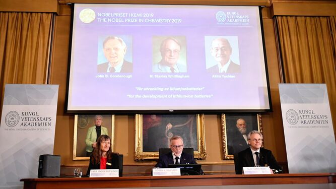 Los miembros de la Real Academia de Ciencias sueca anuncia a los ganadores del Nobel de Química.