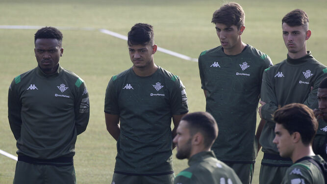 Kaptoum, Ismael, Edgar y Raúl, en un entrenamiento con el primer equipo.