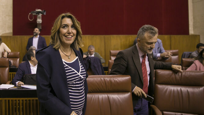 Susana Díaz y José Fiscal, en el pleno.