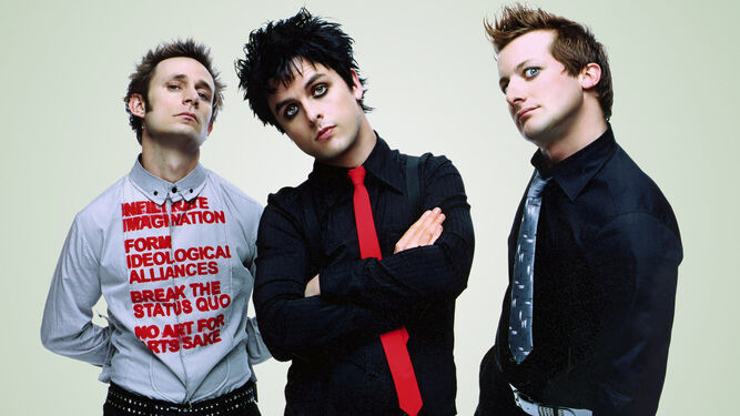La banda Green Day ofrece un concierto en la Plaza de España con motivo de los MTV EMA.