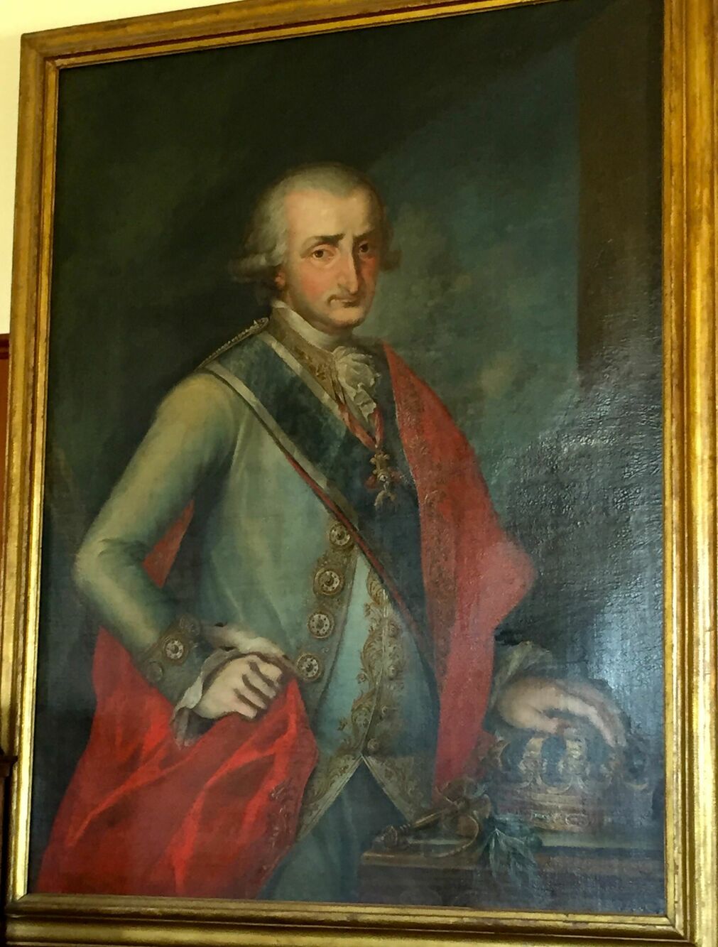 Retrato de Carlos III en un despacho del TSJA en Sevilla