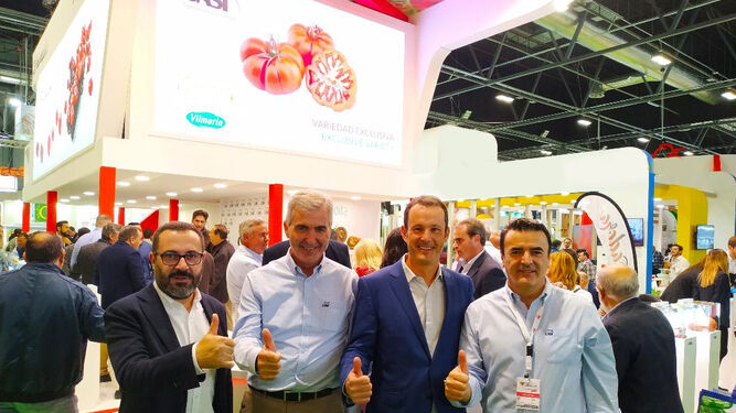 El presidente de CASI, Miguel Vargas, junto al director general de Vilmorin, Fabián Fuffaut, en la pasada Fruit Attraction.