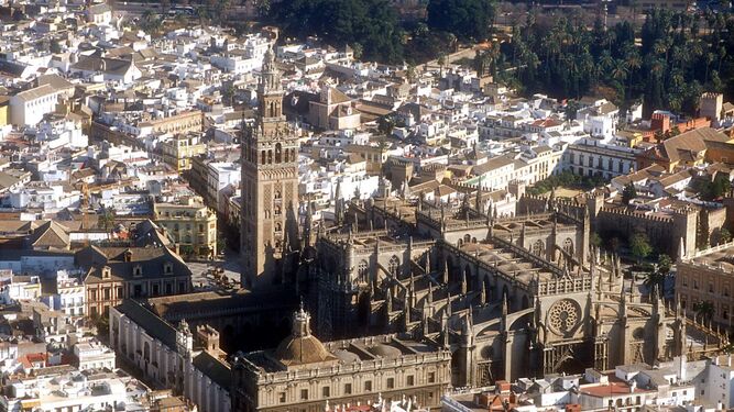 La Catedral y el Alcázar siguen sin plan especial de protección