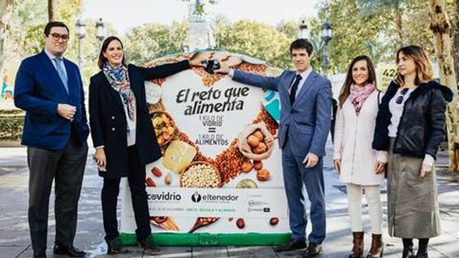 Presentación de la campaña de reciclaje en la que colaboran el Ayuntamiento, El Tenedor y Ecovidrio.