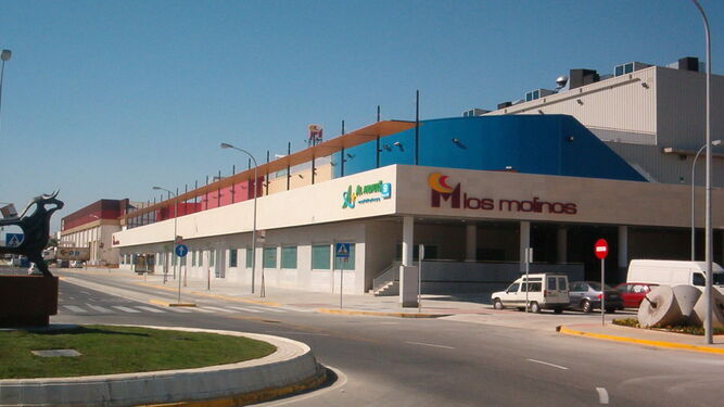 El centro comercial Los Molinos, en el que se ubican las nueve salas de cines adquiridas por el Ayuntamiento.