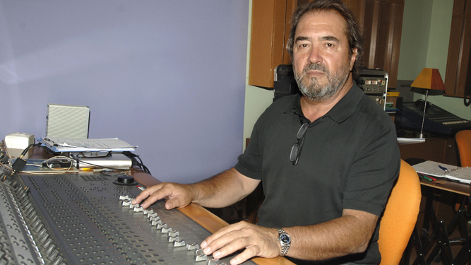 Andión, trabajando en el estudio de grabación, en una imagen fechada en 2009.