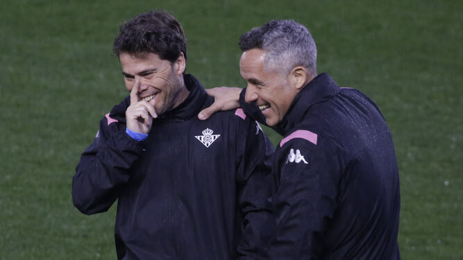 Rubi y Marcos Álvarez, sonrientes durante un entrenamiento.