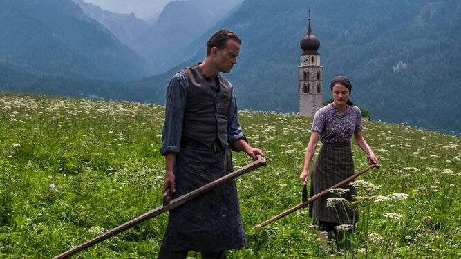 August Diehl y Valerie Pachner encarnan al matrimonio austríaco protagonista.