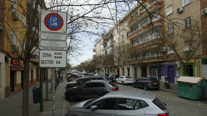 Bami, en el distrito Sur, es con 1.484 plazas el barrio de Sevilla donde m&aacute;s zona azul tiene. En 2014, el Ayuntamiento acometi&oacute; la mayor ampliaci&oacute;n del aparcamiento regulado llegando,  adem&aacute;s de Bami, a  Macarena, Nervi&oacute;n, Pirotecnia y Viapol.